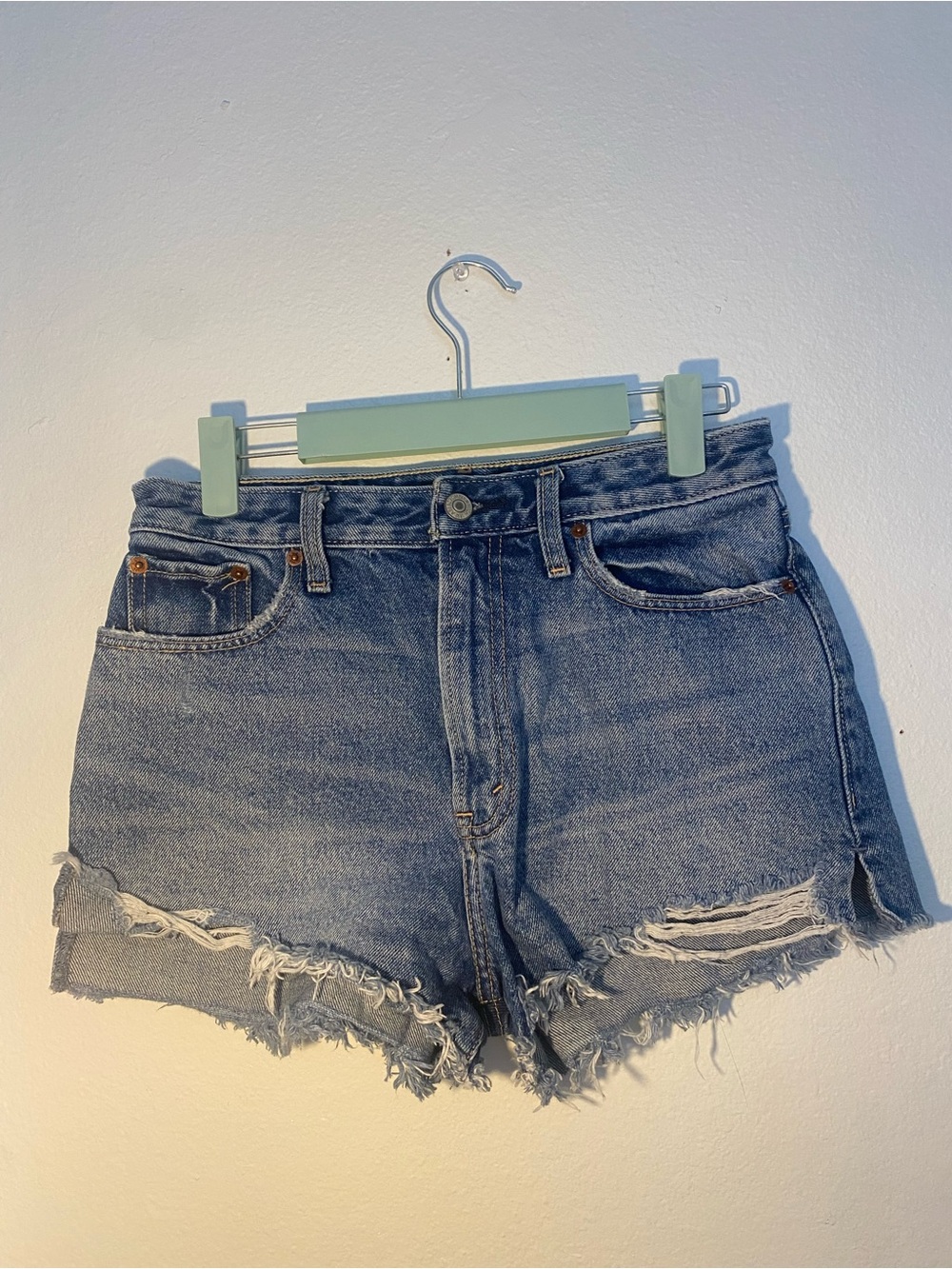 Abercrombie and fitch women’s size 2 / 26 Annie high rise shorts